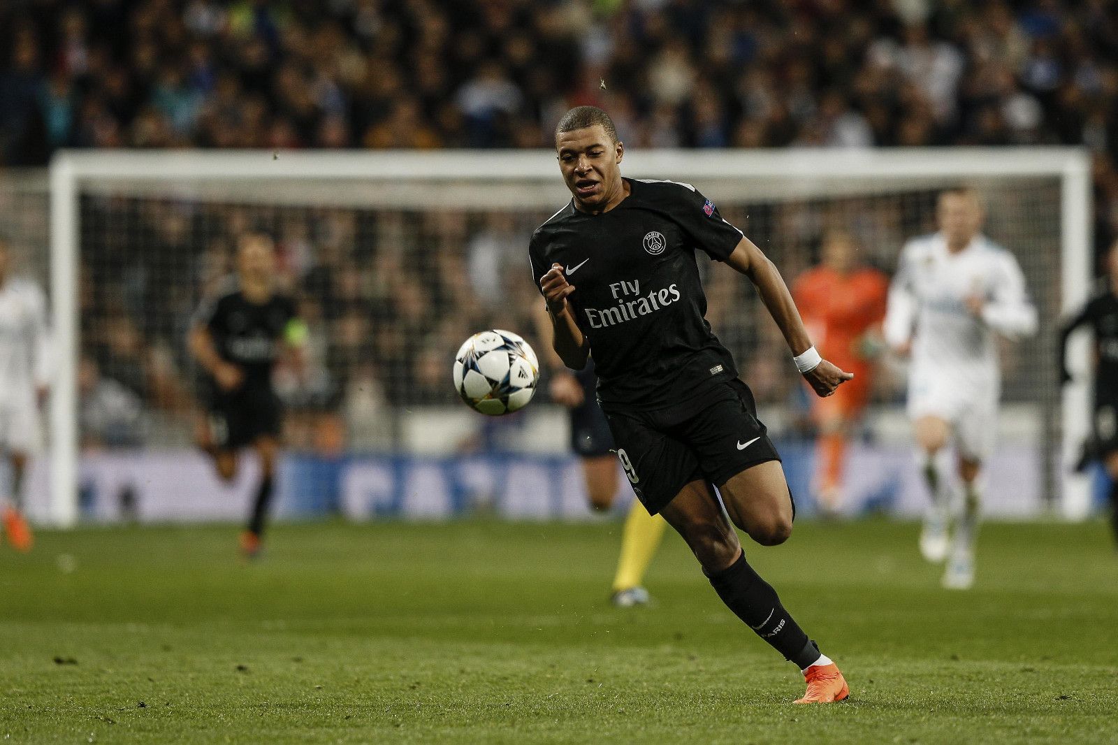 对阵阿拉维斯双响，奥尔莫时隔超过一年再次梅开二度（时隔一年多，奥尔莫对阵阿拉维斯再度独中两元）