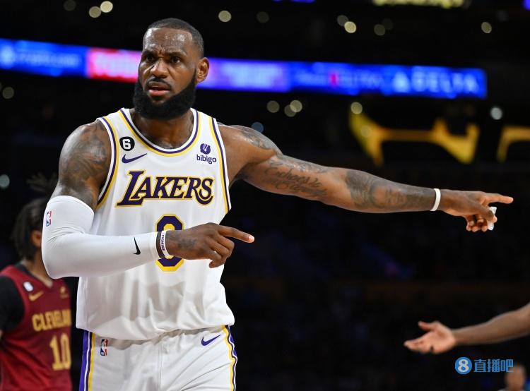 意媒：那不勒斯想要引进格雷茨卡，拜仁目前没有计划让球员在冬窗的时候离队（意媒：那不勒斯有意格雷茨卡，拜仁暂无冬窗放人计划）