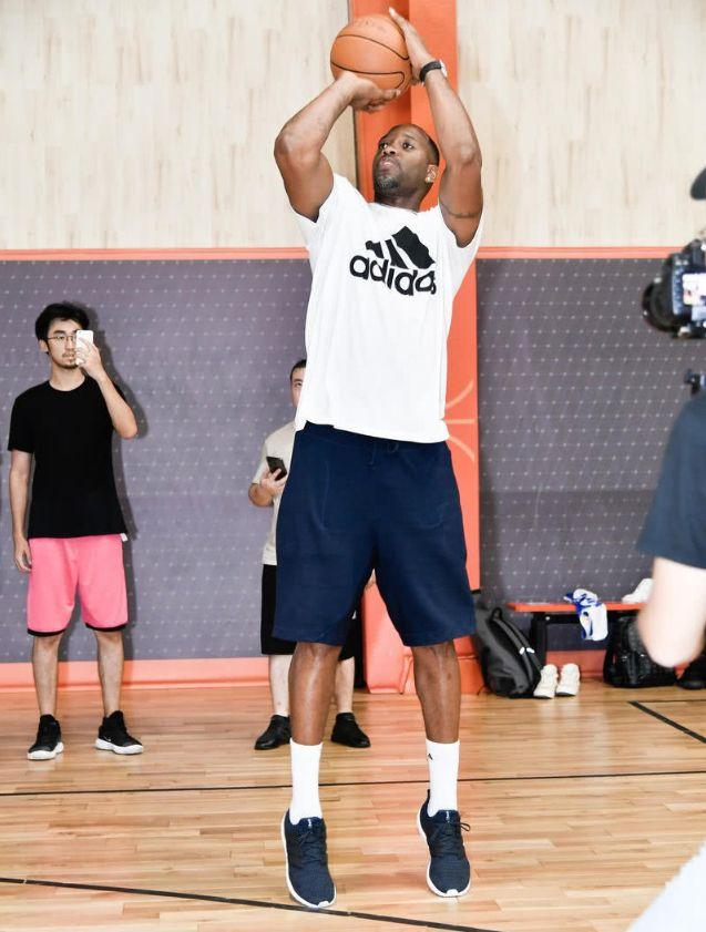 演员潘粤明批评国安：越南也输，你们真行（演员潘粤明怒批国安：连越南都输，真让人无语）