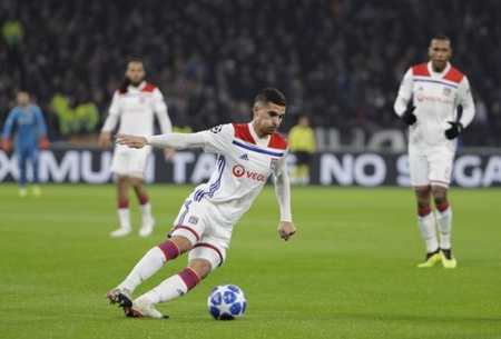 没状态！高诗岩半场1中0没得分有2助攻2犯规 正负值-7（状态低迷！高诗岩半场出手1次未中，0分2助攻2犯规，正负值-7）