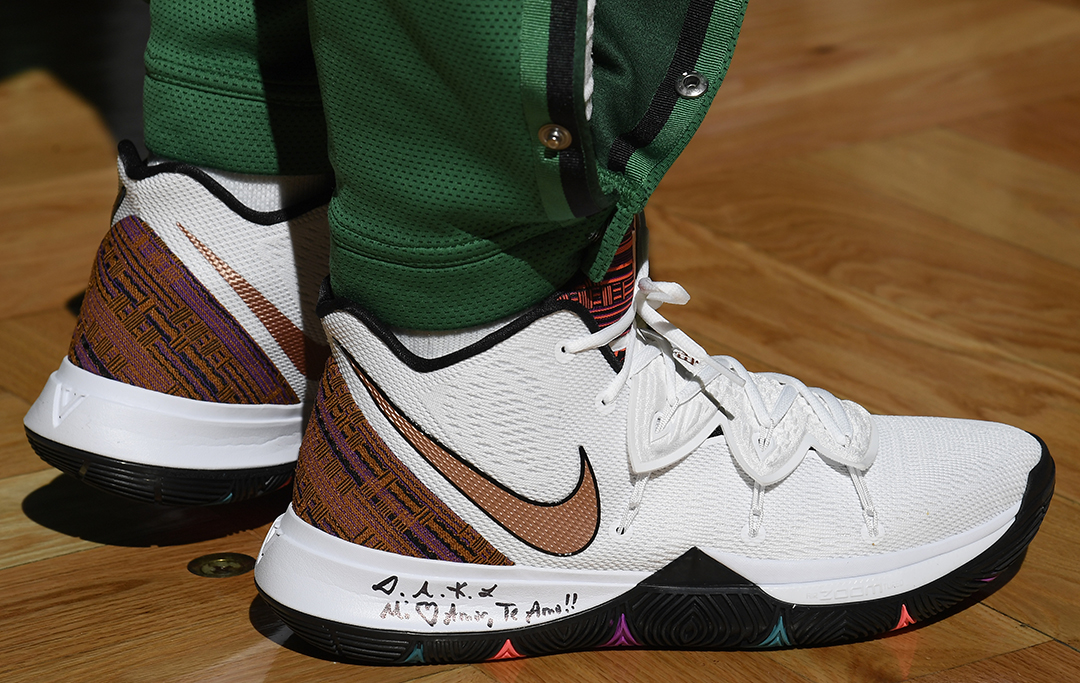 世界杯裁判名单公布，中国裁判再次入选（世界杯裁判名单出炉，中国裁判再度入围）