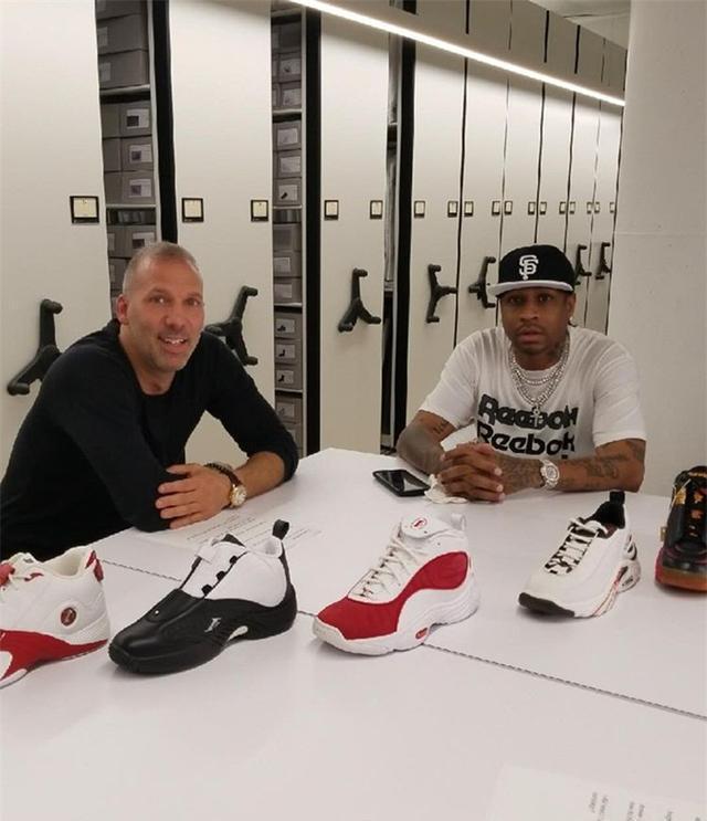 梦回巅峰！克莱上半场一分未得，下半场投进6记三分轰23分（克莱半场挂零，下半场飙进6记三分独砍23分）