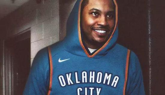 英超半场：奥布莱恩离谱手球，哲凯赖什点射，阿森纳1-0埃弗顿（英超半场：奥布莱恩手球送点，赖斯点射破门，阿森纳1-0埃弗顿）