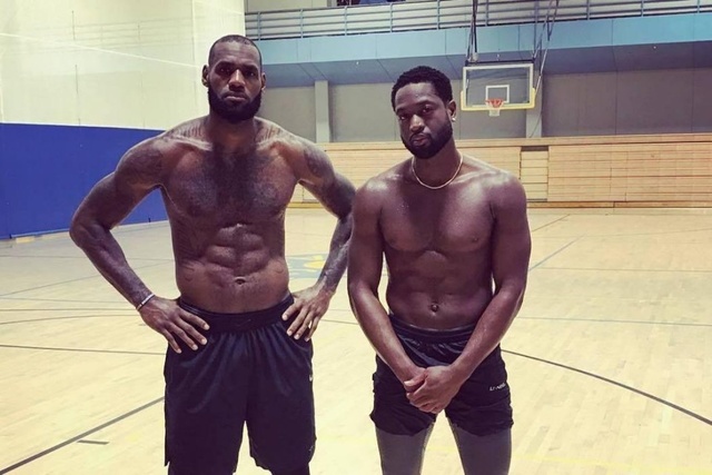 杜兰特关键补篮赢下比赛（杜兰特补篮定胜局）