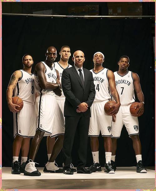 狼队14轮仅积2分排名英超垫底，上赛季曾双杀曼联（从双杀曼联到14轮仅2分：狼队跌至英超末席）