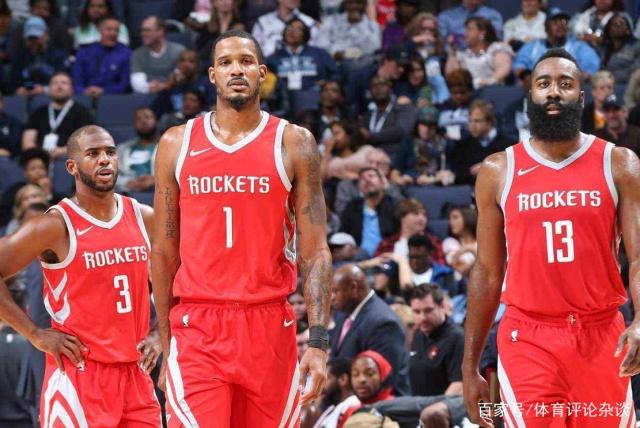 上赛季救火后卫！广东男篮赛前播放黄荣奇致敬视频（广东男篮赛前致敬黄荣奇：上季临危受命的后卫）