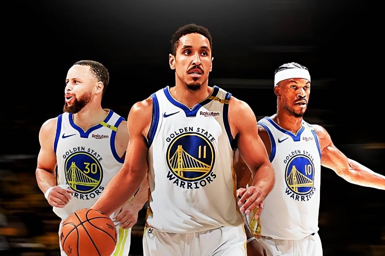 对手主教练无奈摇头（对方主帅无奈摇头）