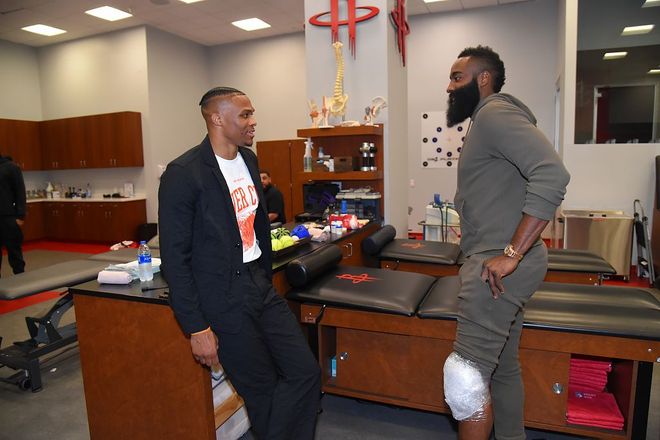 东契奇狂砍43分13助攻9篮板！打破哈登纪录，跃升现役第一（东契奇轰下43+13+9，改写哈登纪录，升至现役第一人）