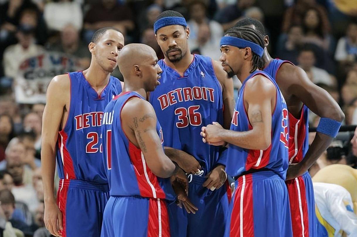 埃梅里：赢下比赛始终是球队目标，希望能一直保持今晚的状态（埃梅里：球队首要目标是赢球，盼延续今夜状态）