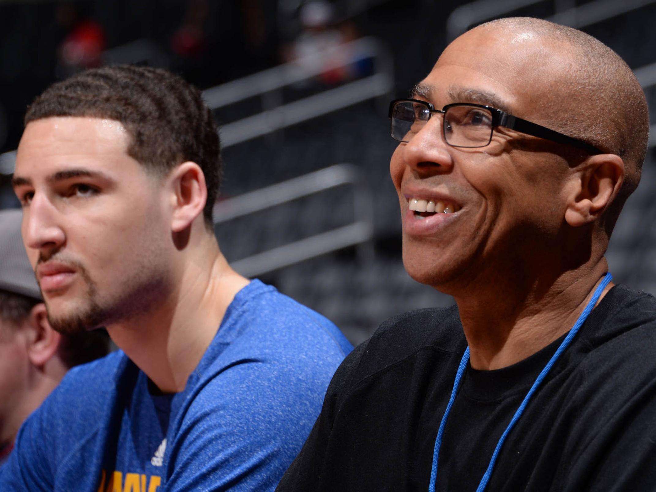 从漏头就秒变路边一条？（发际线一露，瞬间像路边款？）